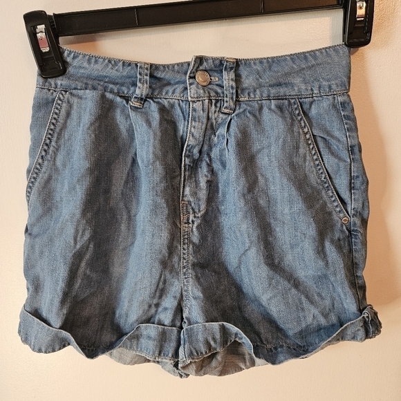 Guess Pants - Guess Size 24 Denim Shorts